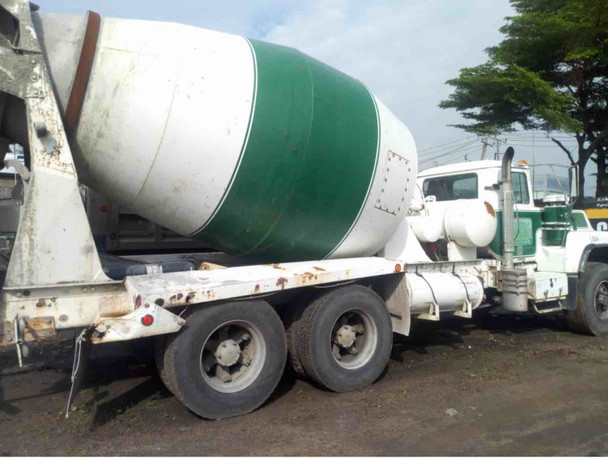 Concrete self mixer 10 tons on 1997 Used Mark Truck for sale